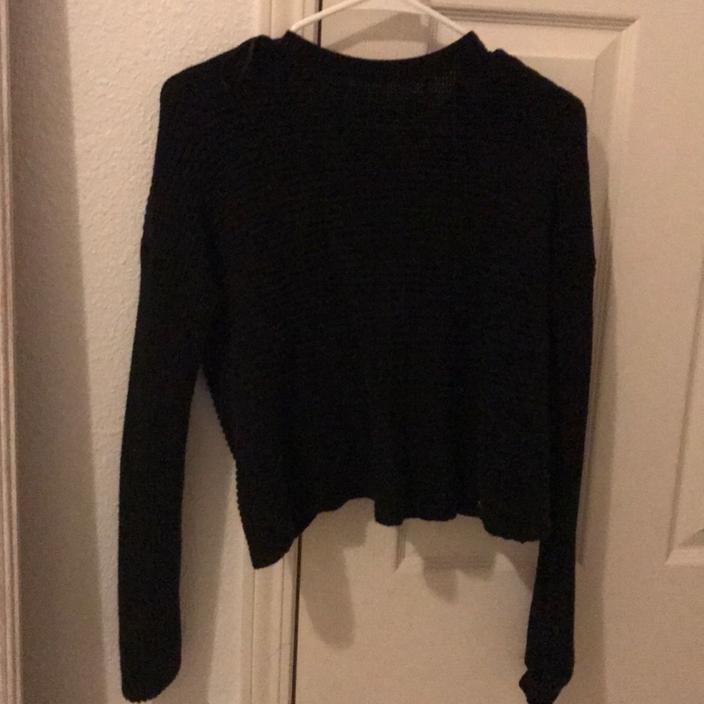 black hollister crossback sweater